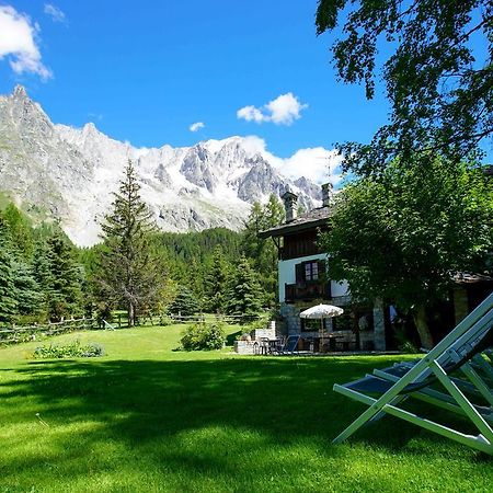 Hotel Locanda Belvedere Courmayeur Exterior photo