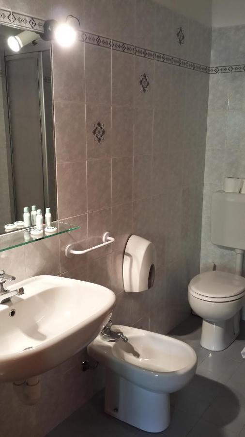 Hotel Locanda Belvedere Courmayeur Room photo