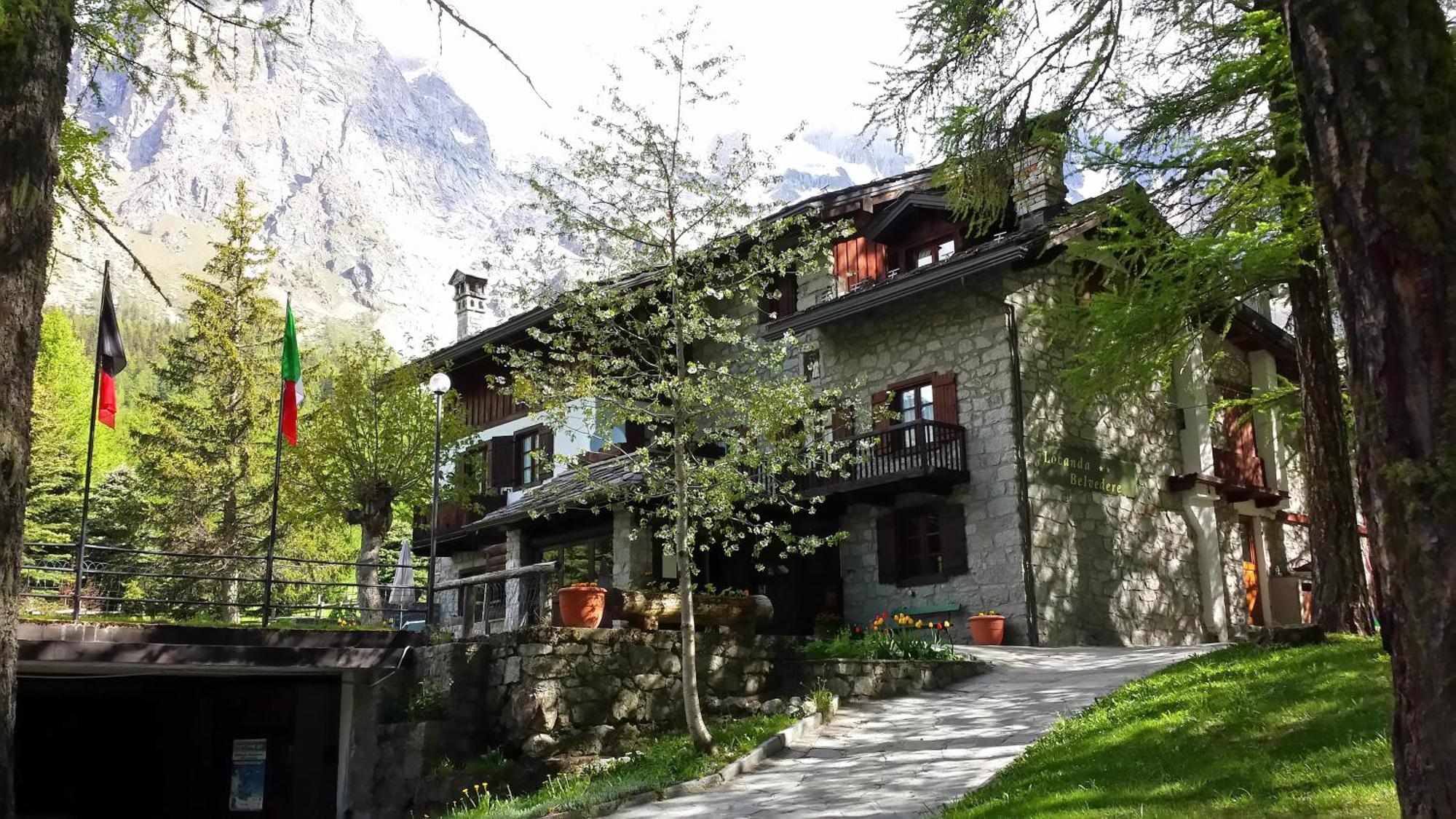 Hotel Locanda Belvedere Courmayeur Exterior photo