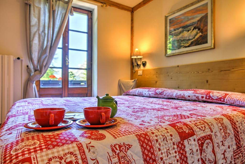 Hotel Locanda Belvedere Courmayeur Exterior photo