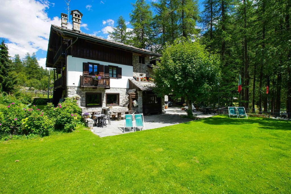 Hotel Locanda Belvedere Courmayeur Exterior photo
