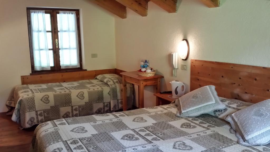 Hotel Locanda Belvedere Courmayeur Room photo